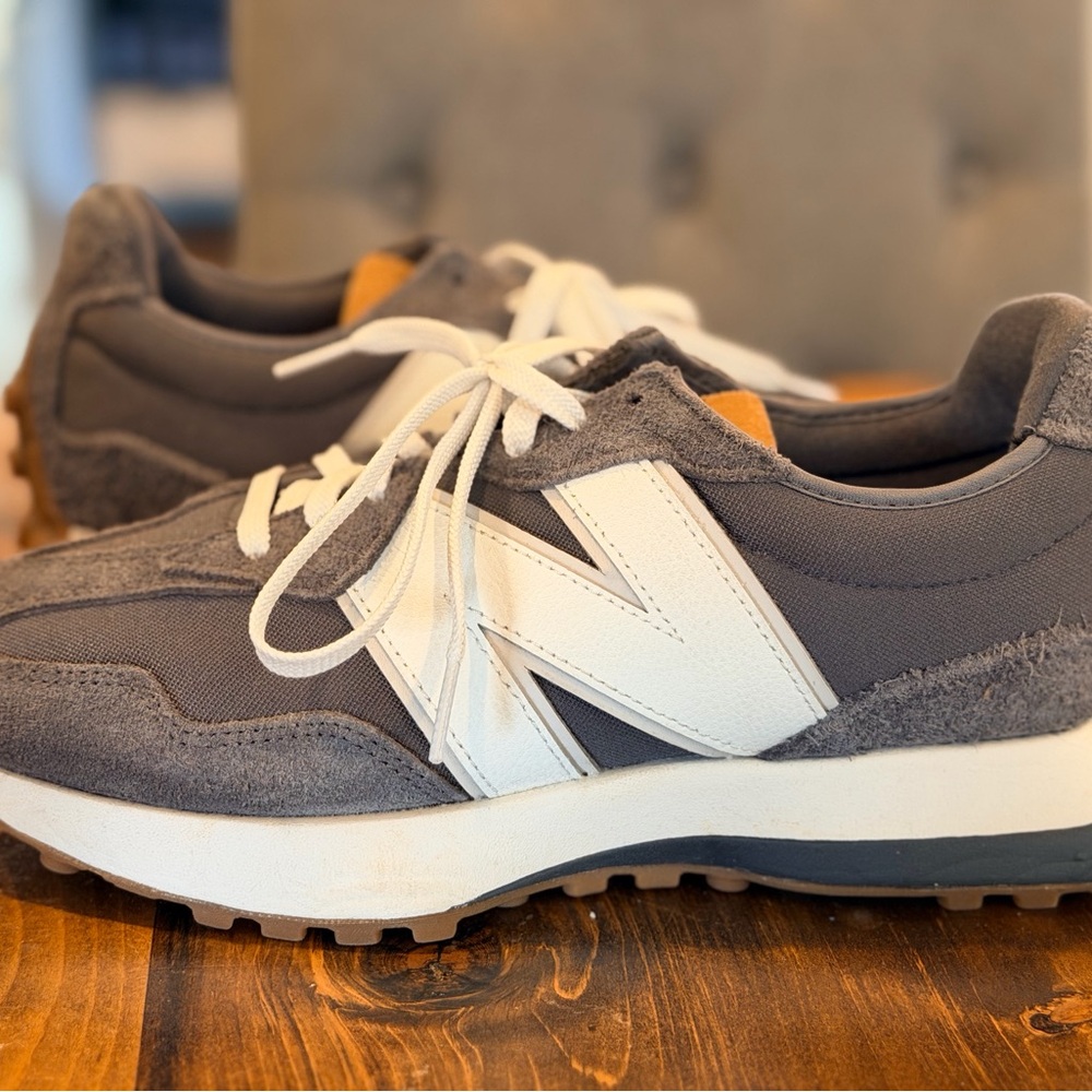 Grey & White Women's Athletic Sneakers with Leather 'N' Accent